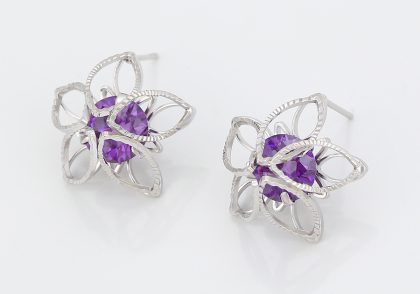 Gėlės žiedo formos auskarai su cirkonio akmenuku